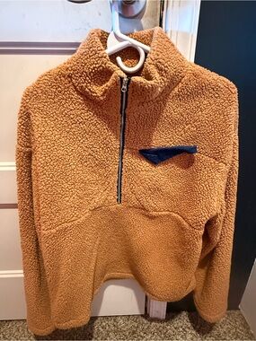SHEIN Caramel Sherpa Teddy Half-Zip Jacket with Navy Pocket Trim